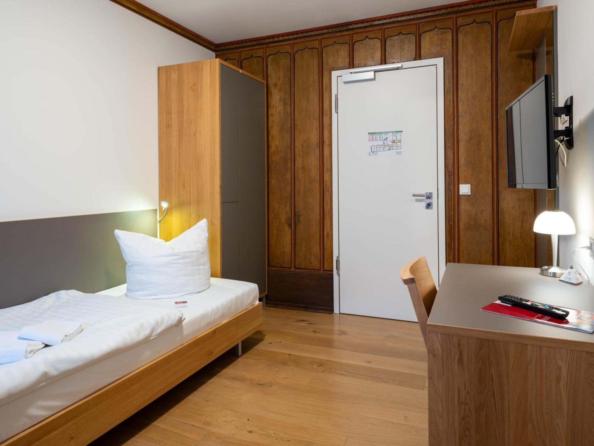 Gaestehaus Nikolai Эрфурт Экстерьер фото